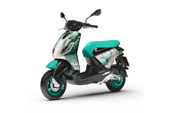 Piaggio 1 Active FCW 60km/h Feng Chen Wang