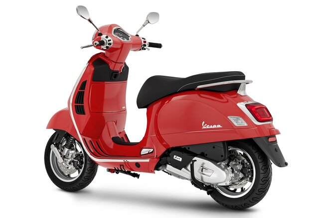 Piaggio Vespa GTS 125 Super RST